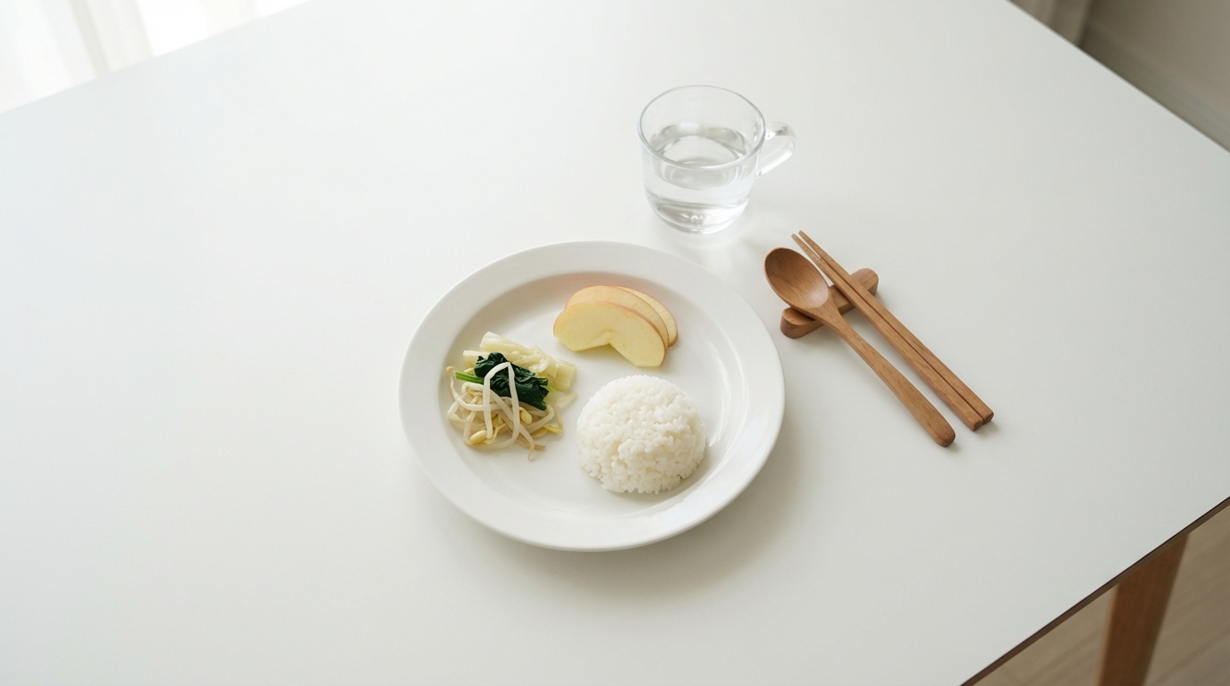 단순하게 구성된 아이 식사